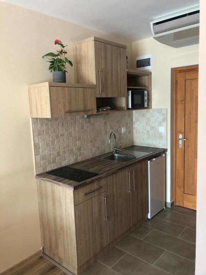 Castellum Apartmanház Gyula Esterno foto