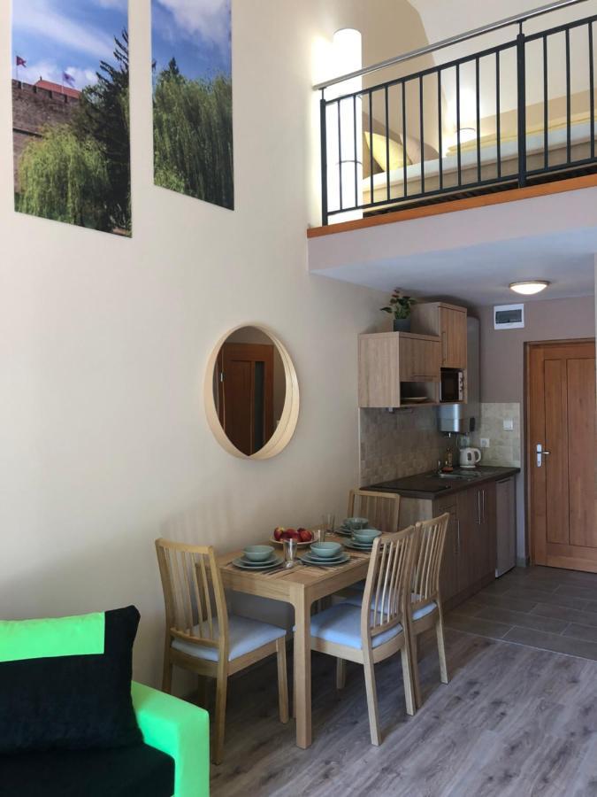 Castellum Apartmanház Gyula Esterno foto