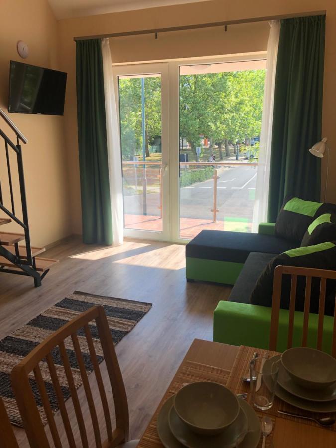 Castellum Apartmanház Gyula Esterno foto