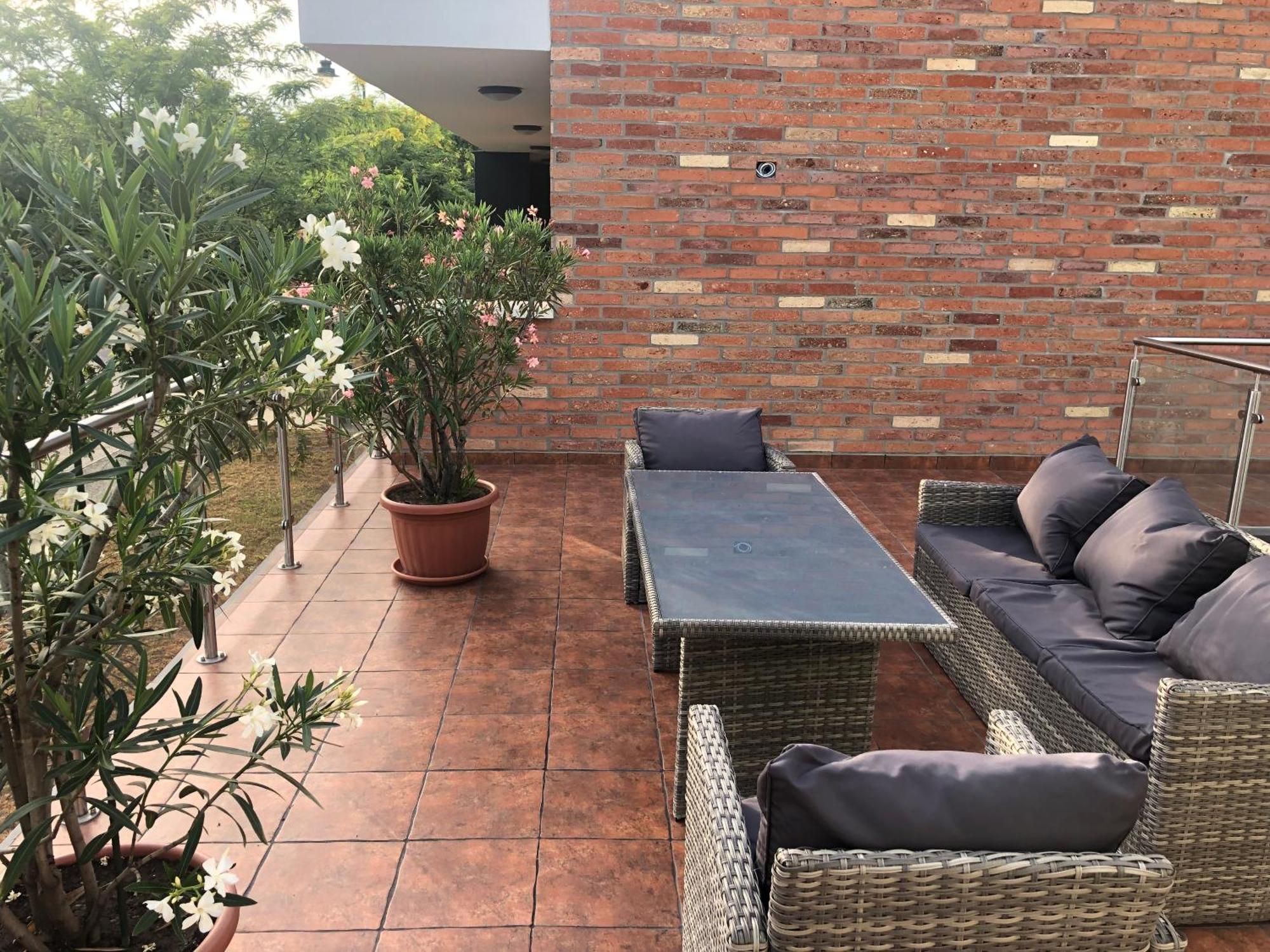Castellum Apartmanház Gyula Esterno foto