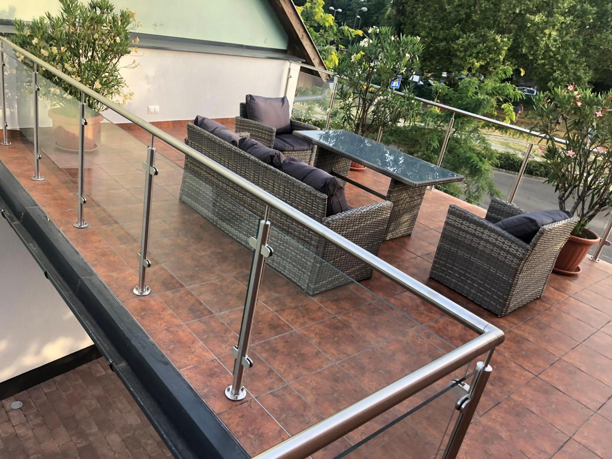 Castellum Apartmanház Gyula Esterno foto